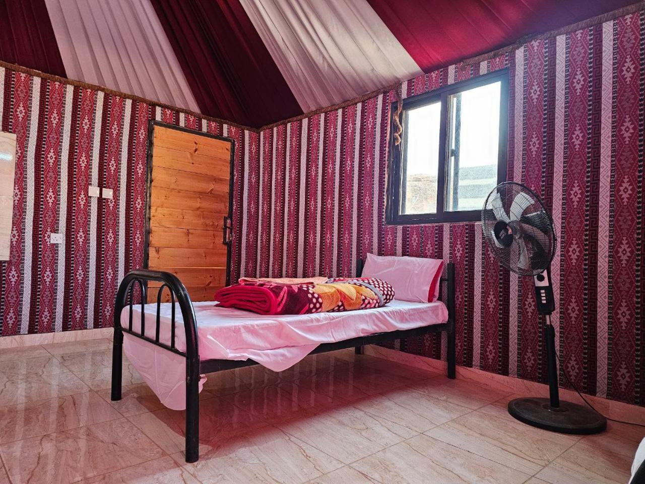 Beduin Star Trail Camp Panzió Rum vádi Kültér fotó